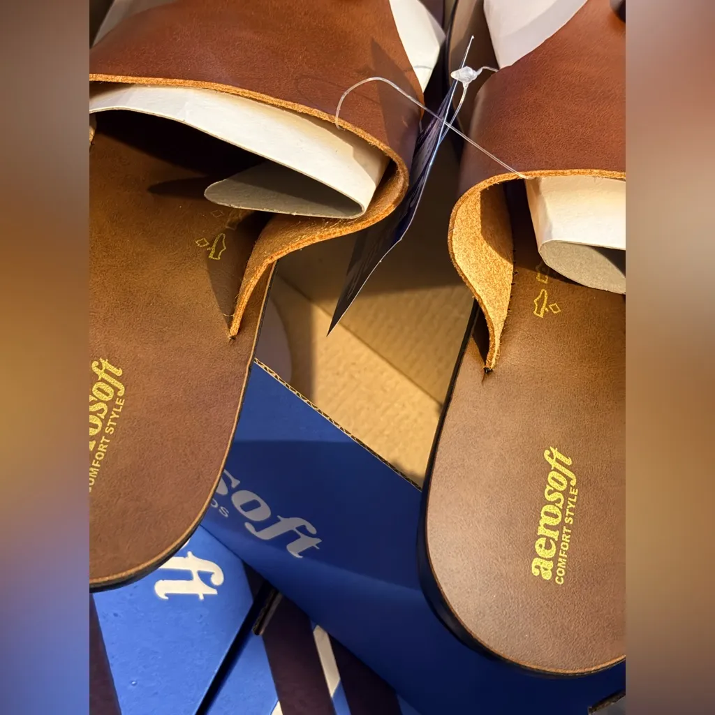 Aerosoft new in box women’s size 8 brown arch support thong sandals - Image 3
