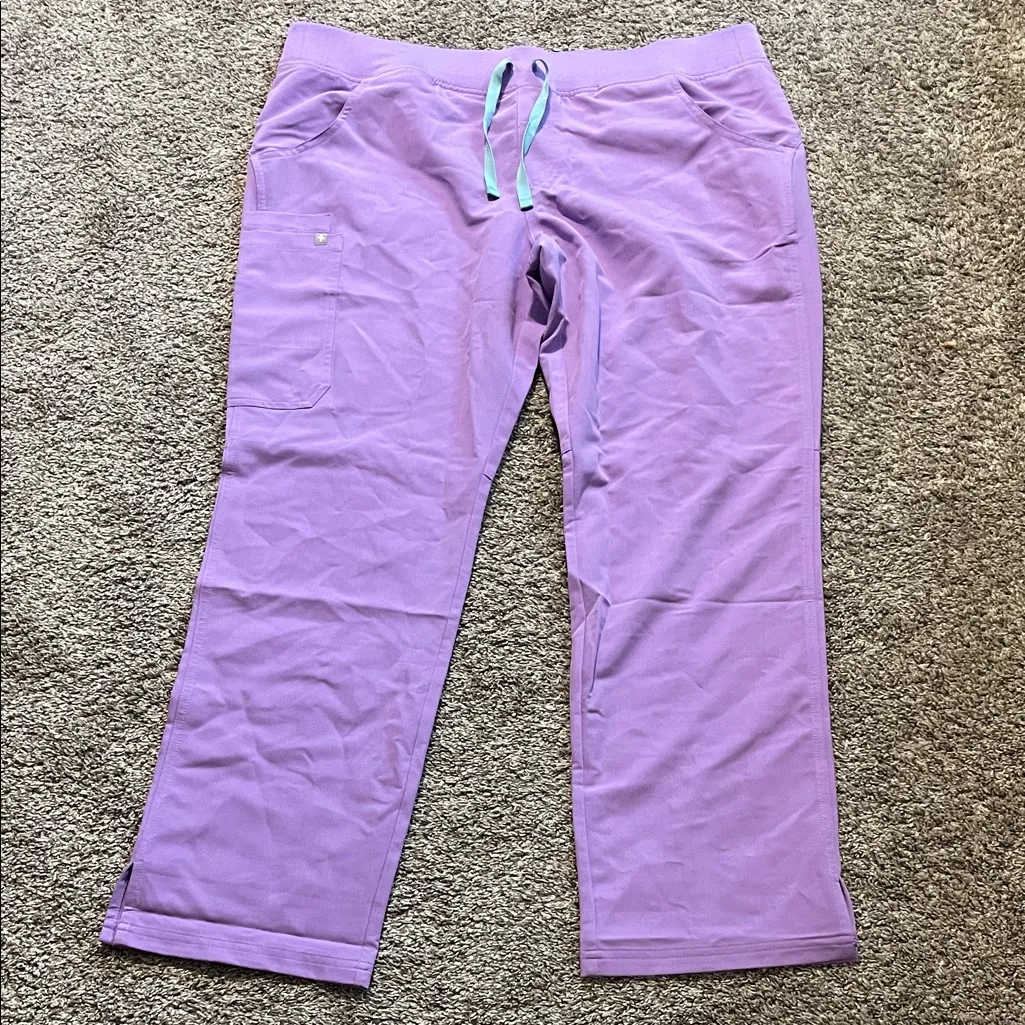 Figs Women’s Kade Cargo Scrub Pants Lilac Dawn XL - Image 2