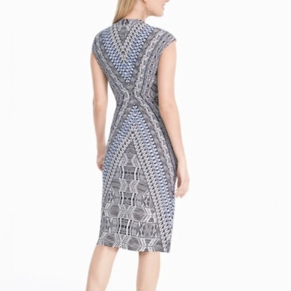 White House Black Market black white & blue geometric print sheath dress size 4 - Image 2