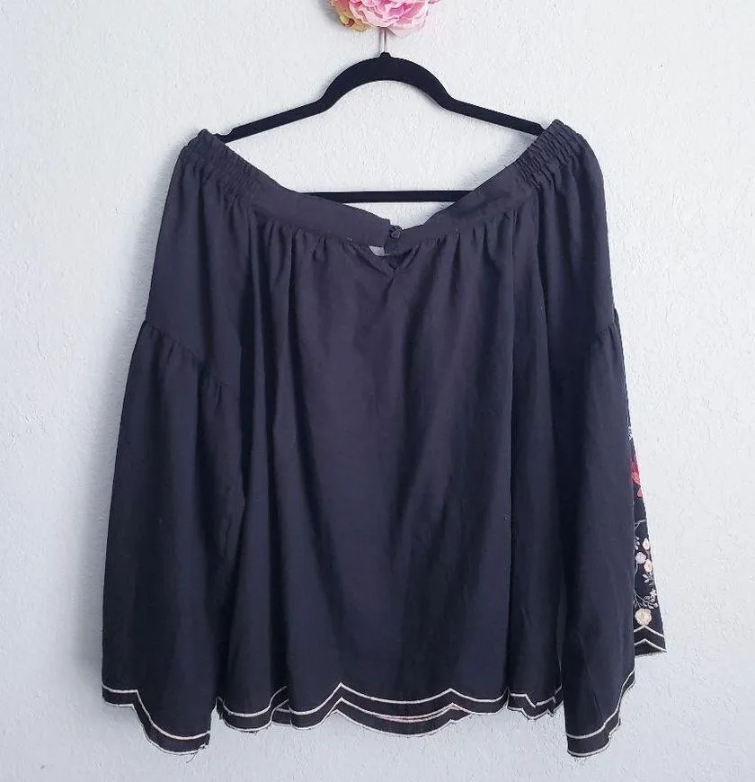 Umgee Black Scalloped Off The Shoulder Embroidered Floral Bellsleeve Top - Image 6