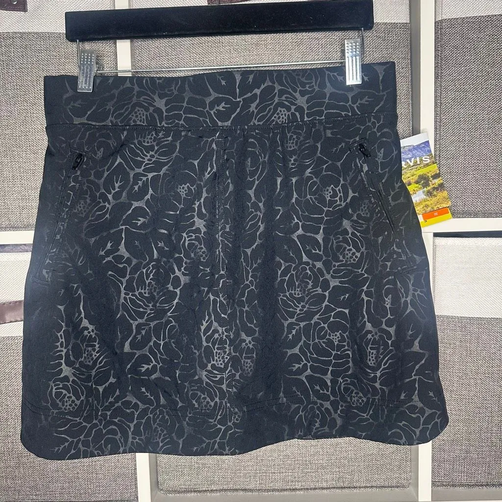 Orvis Embossed Pull-On Travel Skort Black Rose Embossed Print Size Small - Image 2