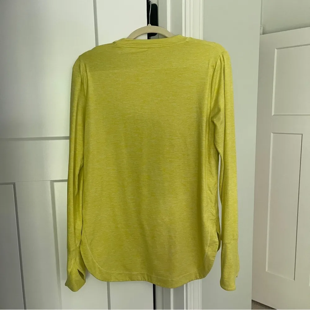 Athleta Uptempo Yellow Long Sleeve Workout Stretch Top - Image 5