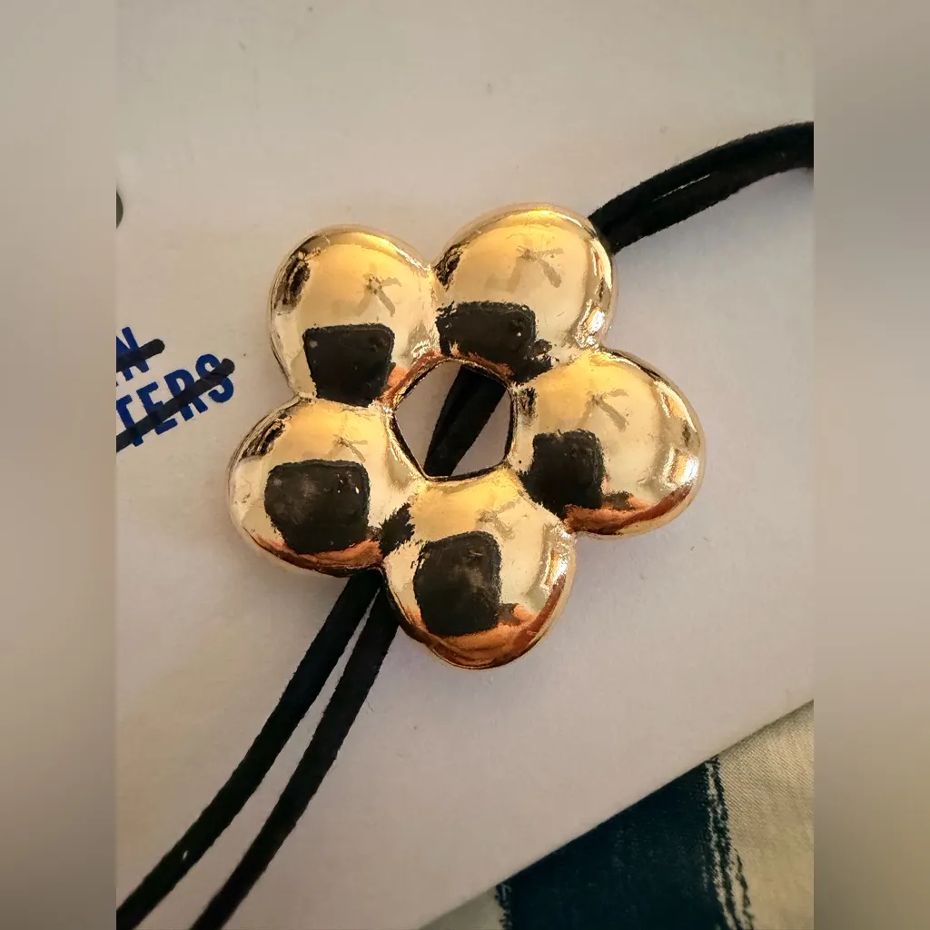 Urban Outfitters Flower Choker Necklace and Flower Earrings NWT - Image 9