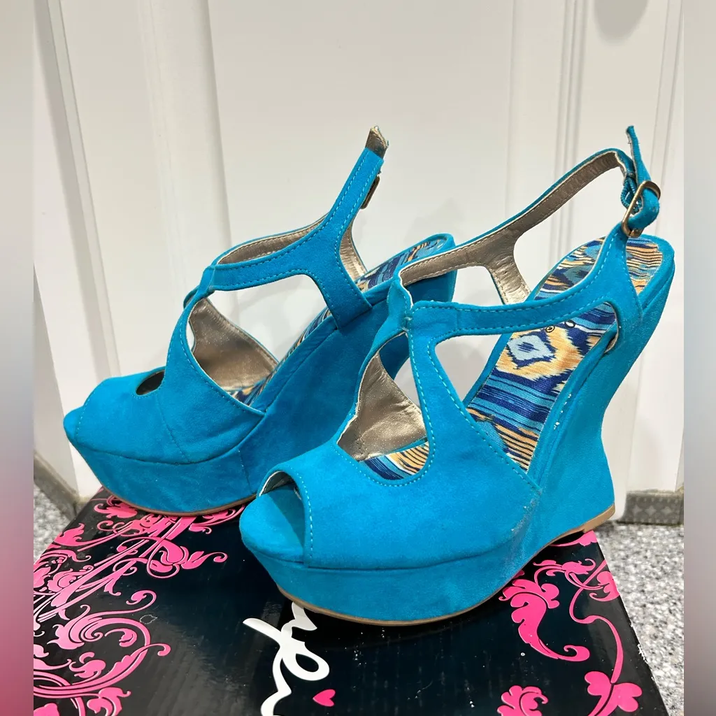 Qupid  Turquoise Wedge Platform Shoes Size 5 1/2 - Image 6
