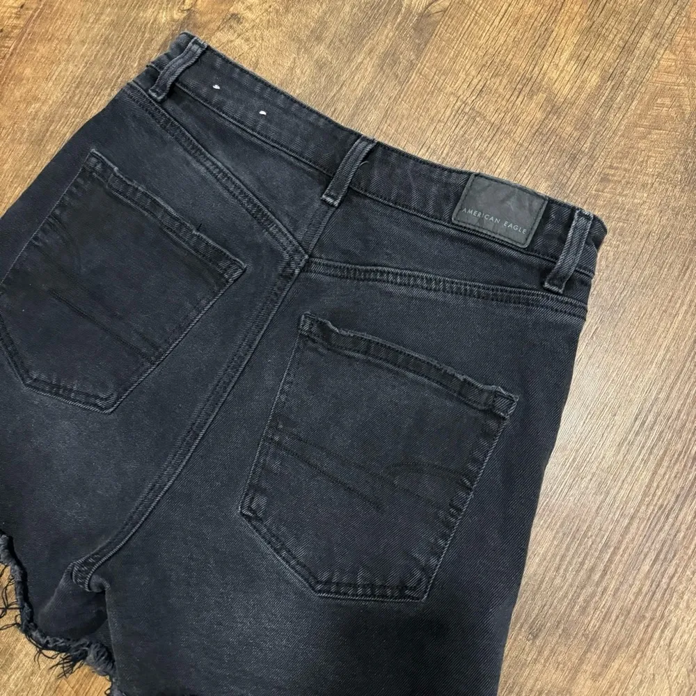 American Eagle Highest Rise Boyfriend Short Sz 2 Black Stretch Denim Raw Hem - Image 10