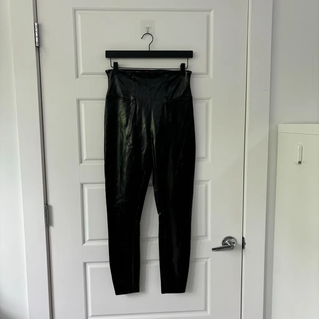 SPANX Faux Patent Leather Leggings Classic Black - Image 3