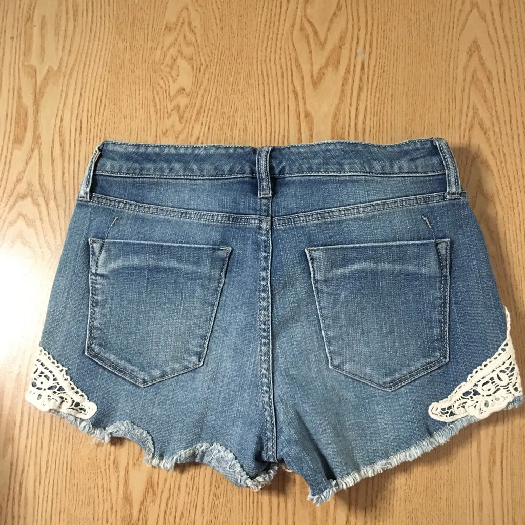 New Womens Mossimo Crotchet Stretch Jean Shorts 2.5” Inseam High Rise Size 8/29 Blue - Image 5