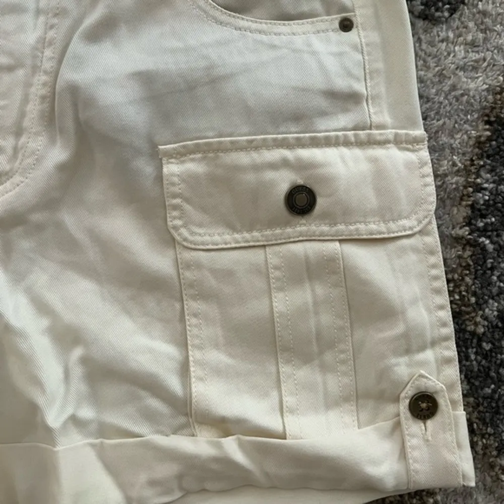 Guess Eco Iris Cargo Short sz 26 - Image 6