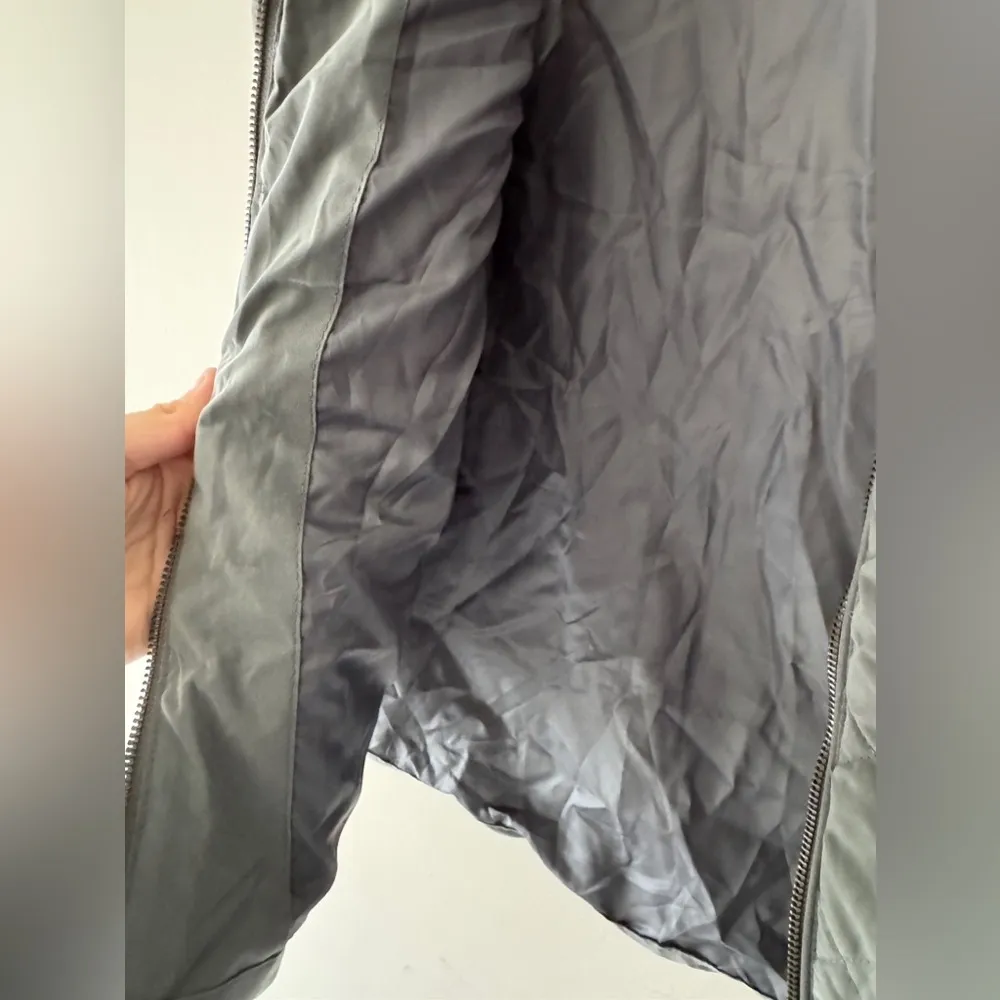 Laura Scott Gray Puff Quilted Vest Jacket - Image 5