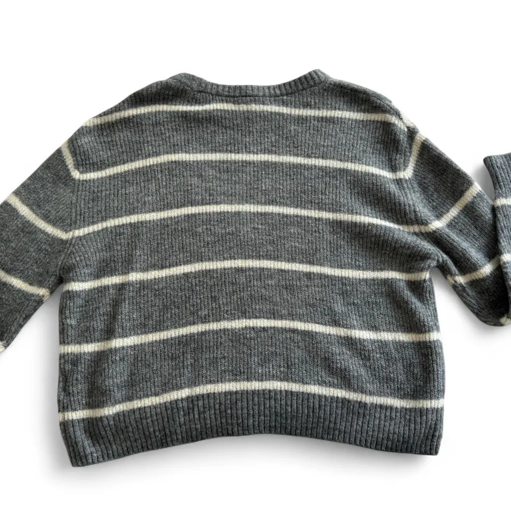 Grey and white striped H&M sweater. Size m. - Image 2