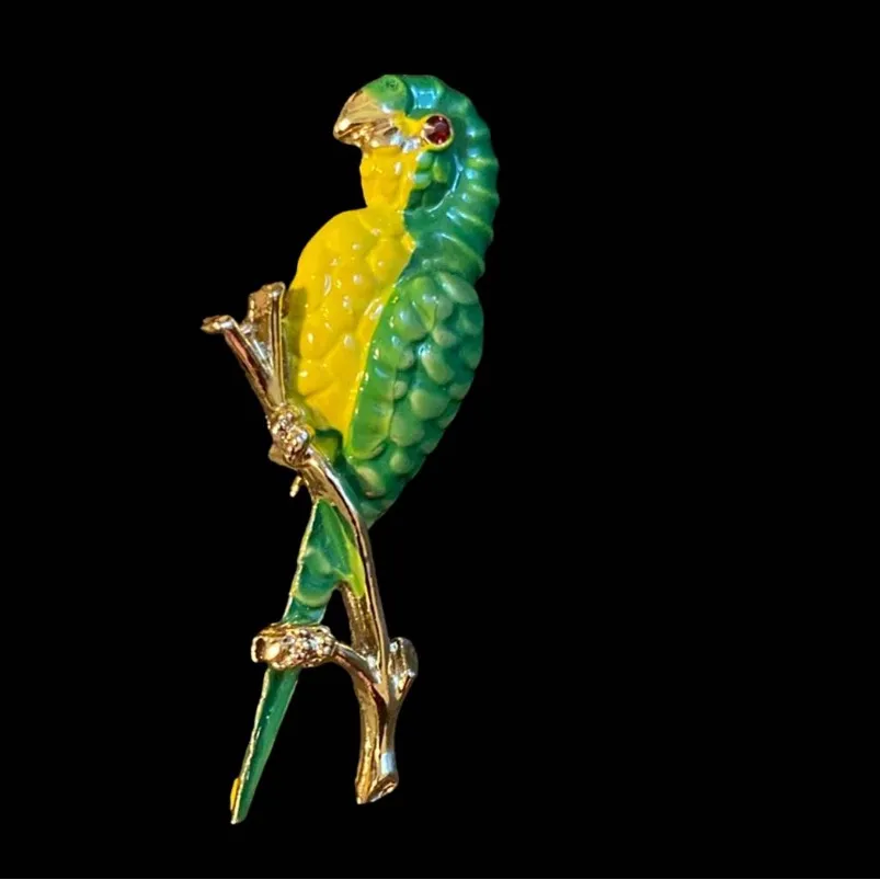 Gerry’s Gold Tone parakeet Brooch Green - Image 2
