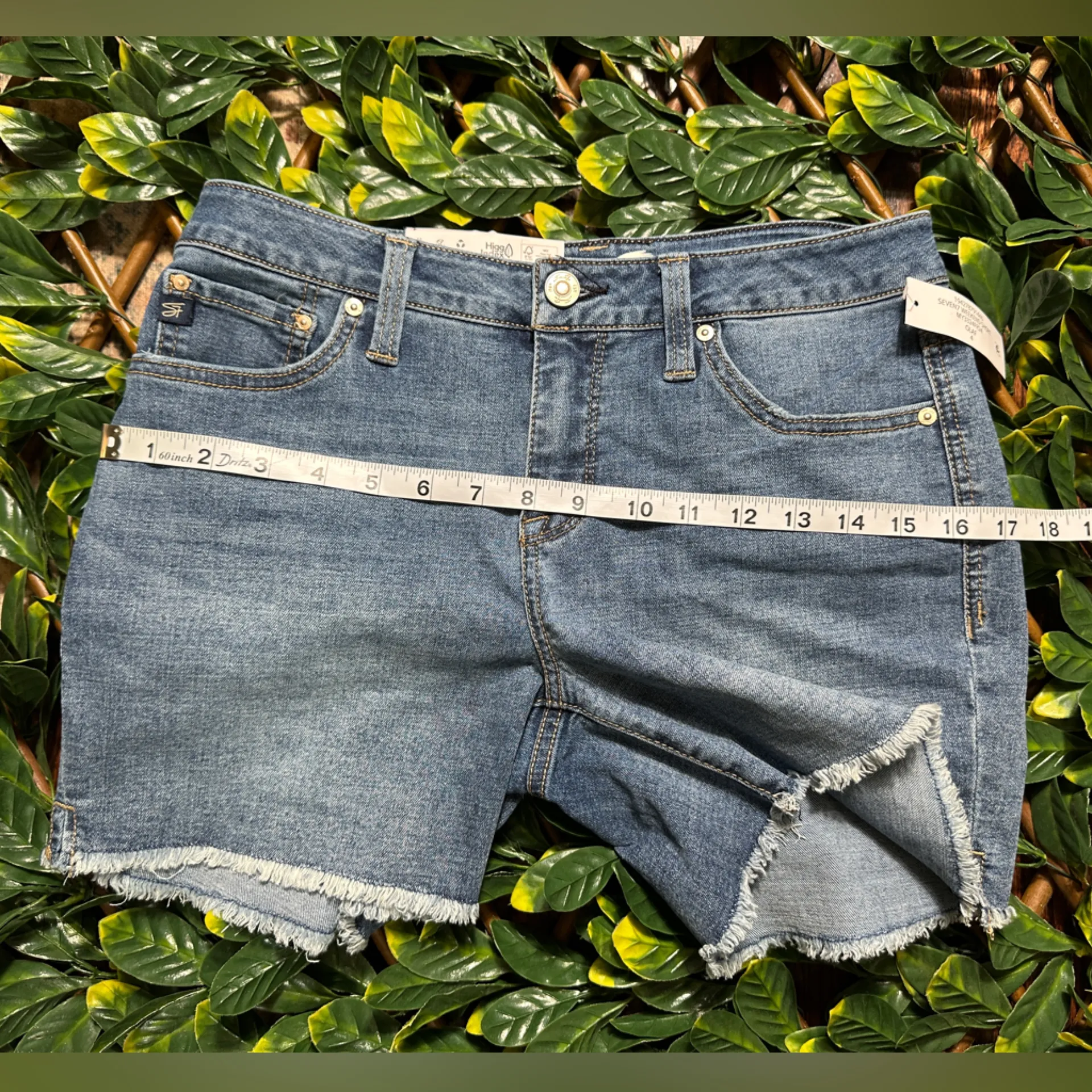 Seven7 Weekend Short Denim Shorts Size 4 NWT - Image 10
