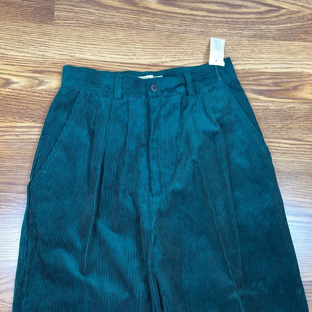 Super Cool New Vintage 90s Cambridge High Rise Tapered Leg Corduroys! - Image 3