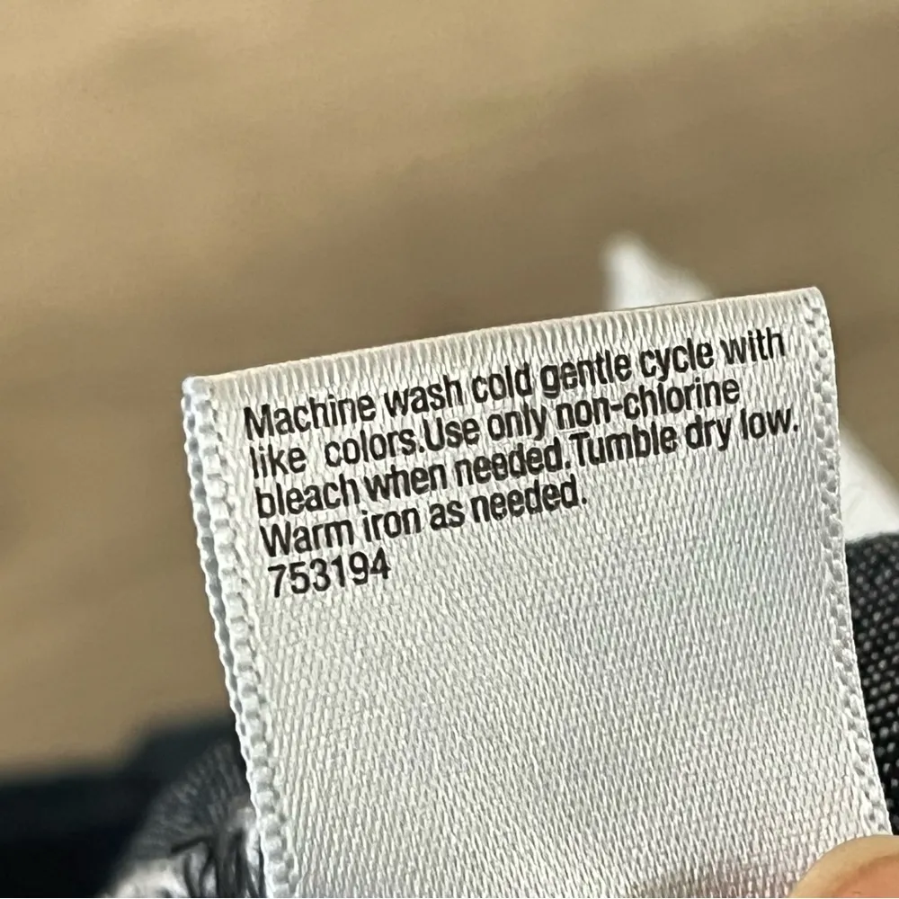 St. John’s Bay Dark Blue Stretch Denim Mid-Rise Capri Jeans Size 4 - Image 5