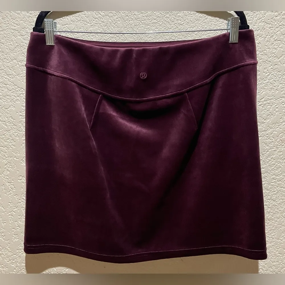Lululemon NWT Scuba High Rise Velvet Garnet Mini Skirt Size XL - Image 8