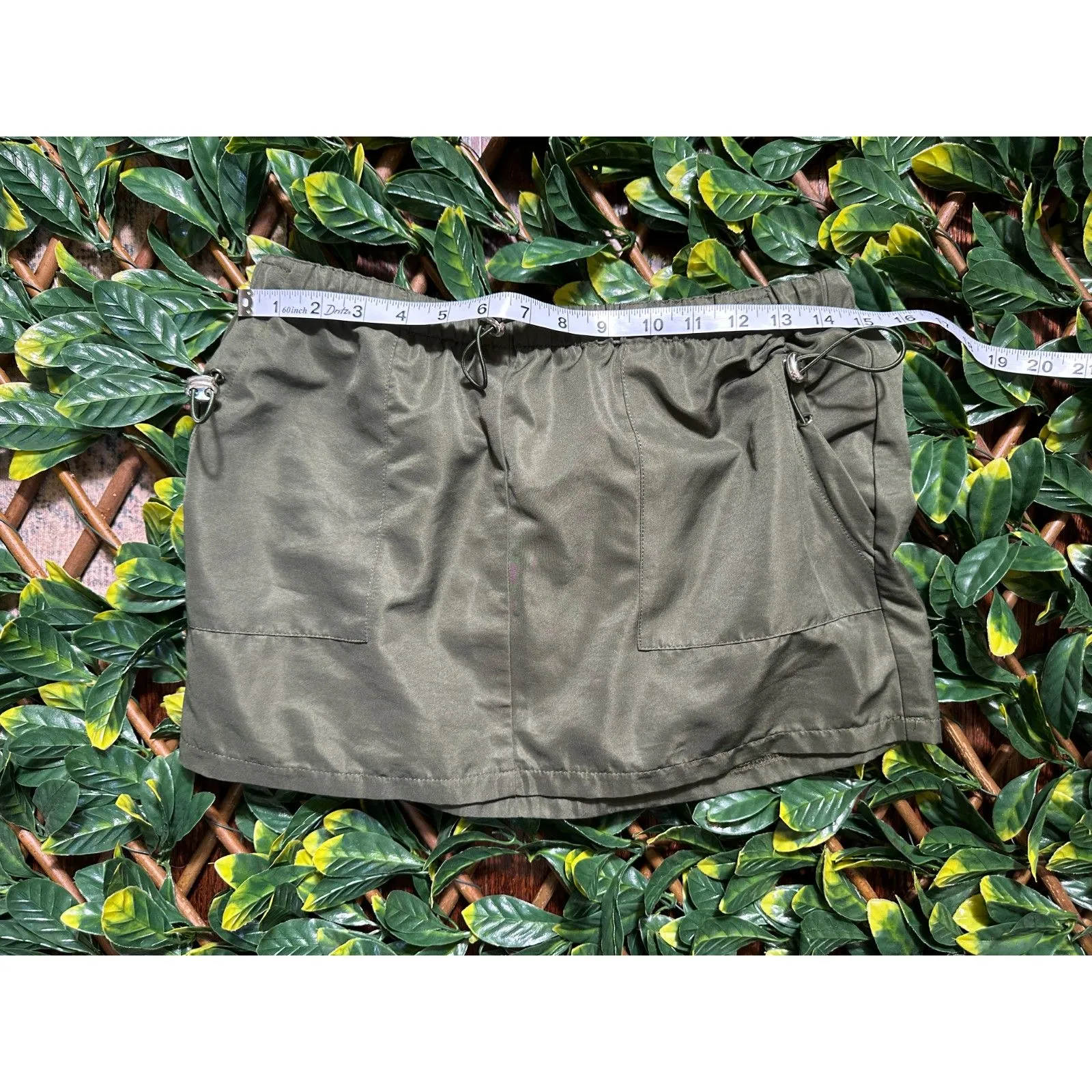 Edikted Green Cargo Mini Skirt Size Medium - Image 7