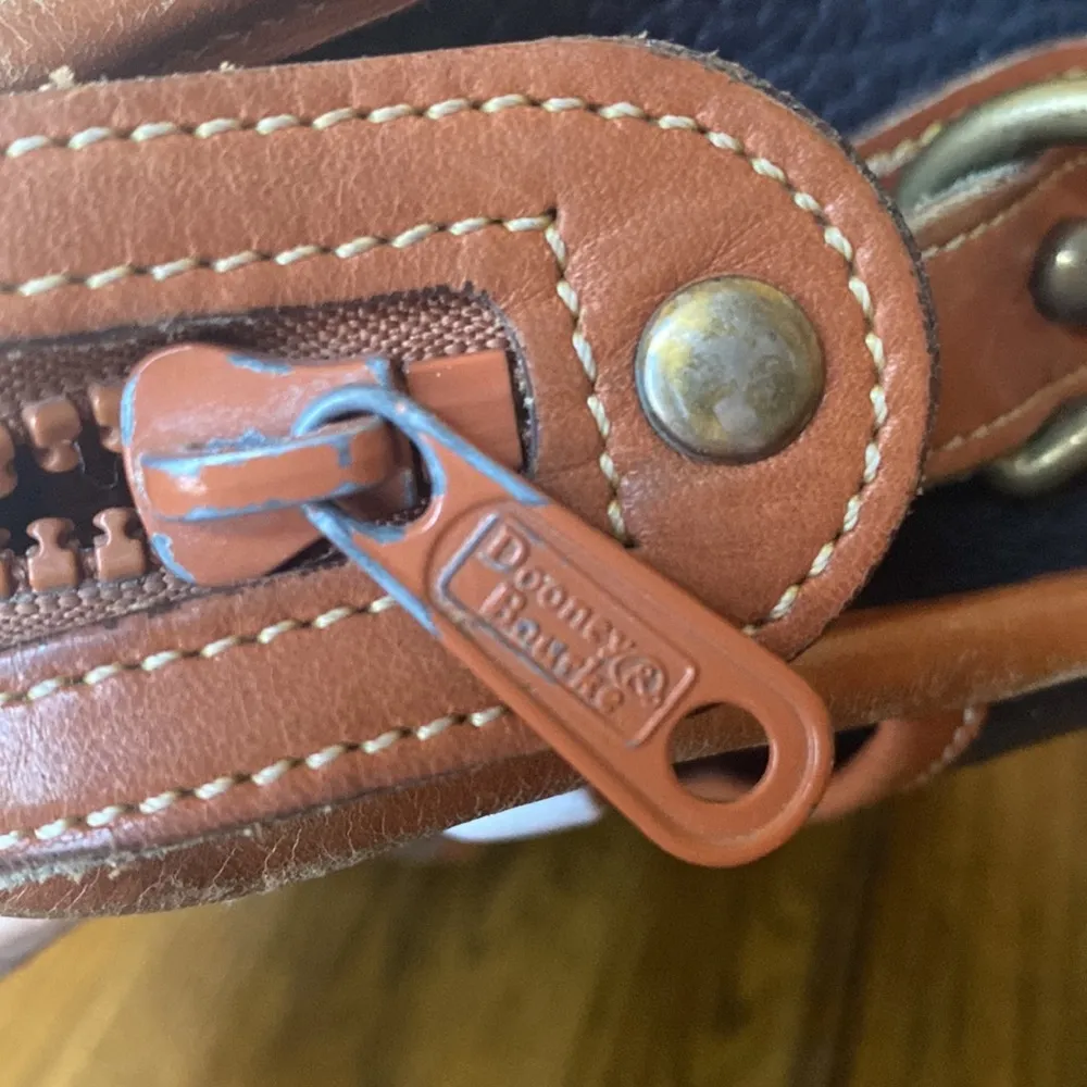 Dooney & Bourke Vintage  purse - Image 16