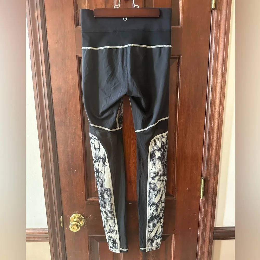 Lululemon Breathe Easy Leggings Size 4 Mesh Marble Great Granite Black - Image 2