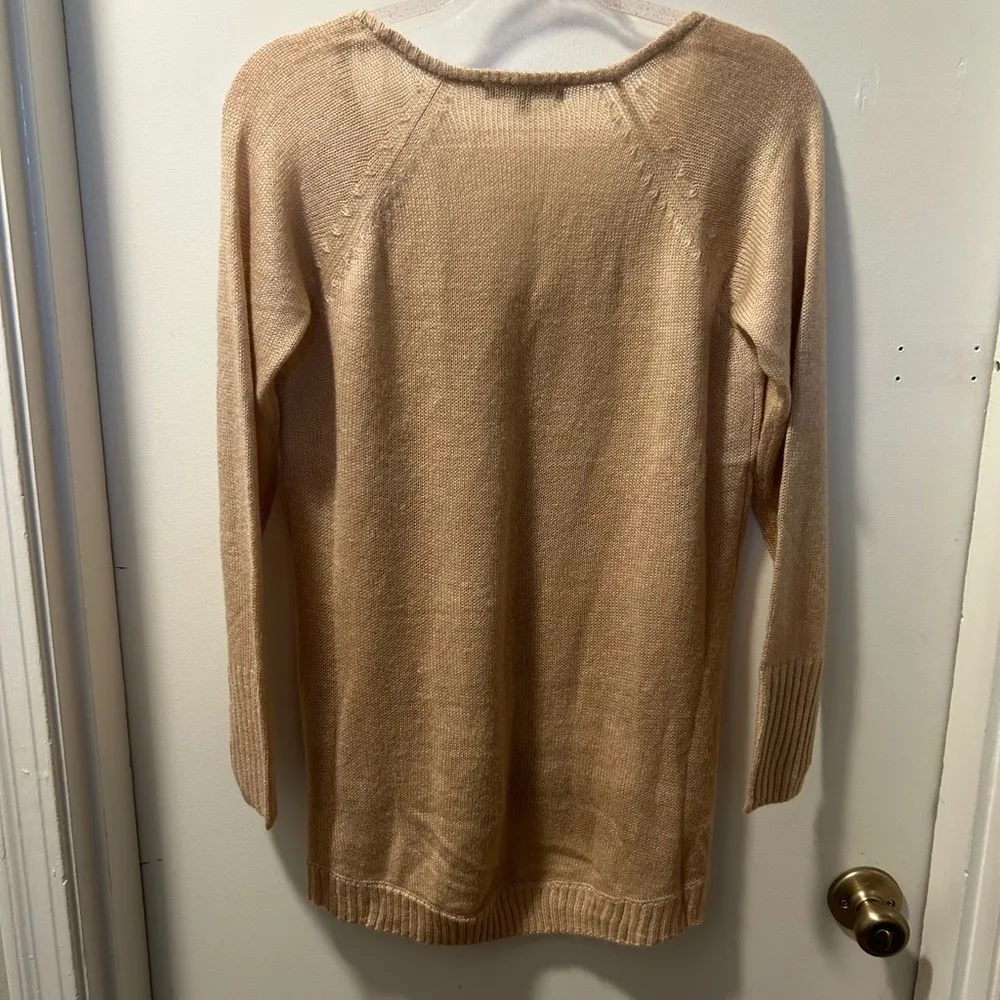 Matty M V-neck sweater with sequin design. Size S - Image 4