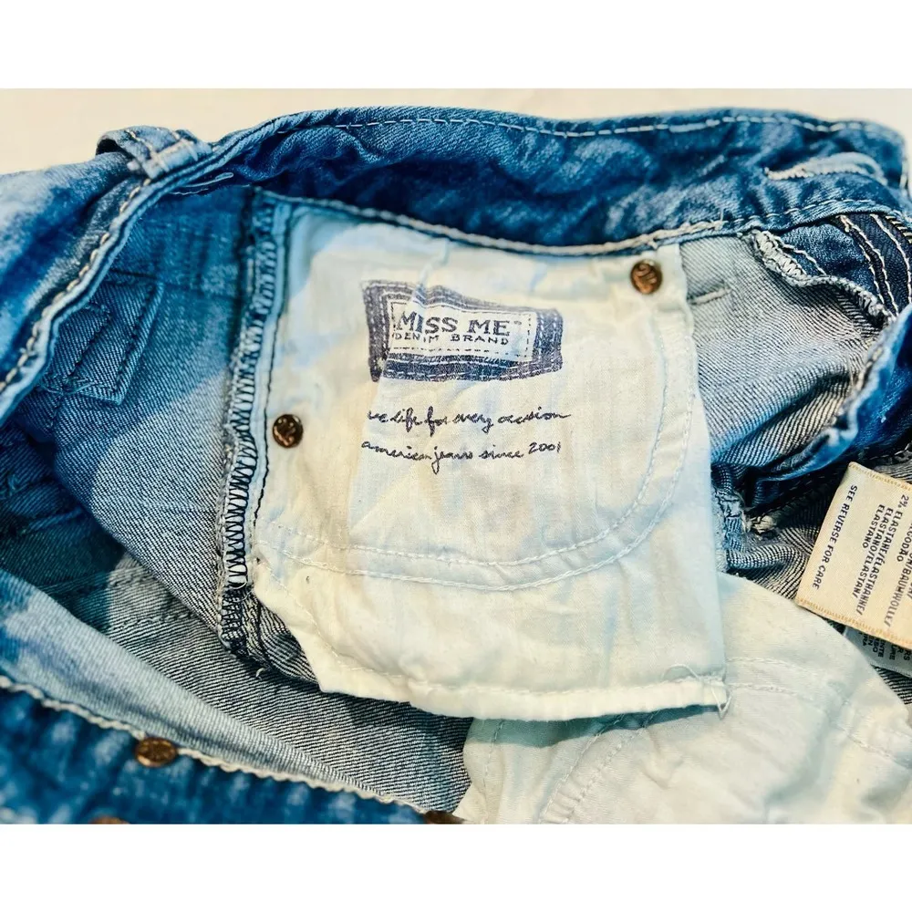 Skinny jeans cutoff raw edge denim shorts size 26 - Image 9