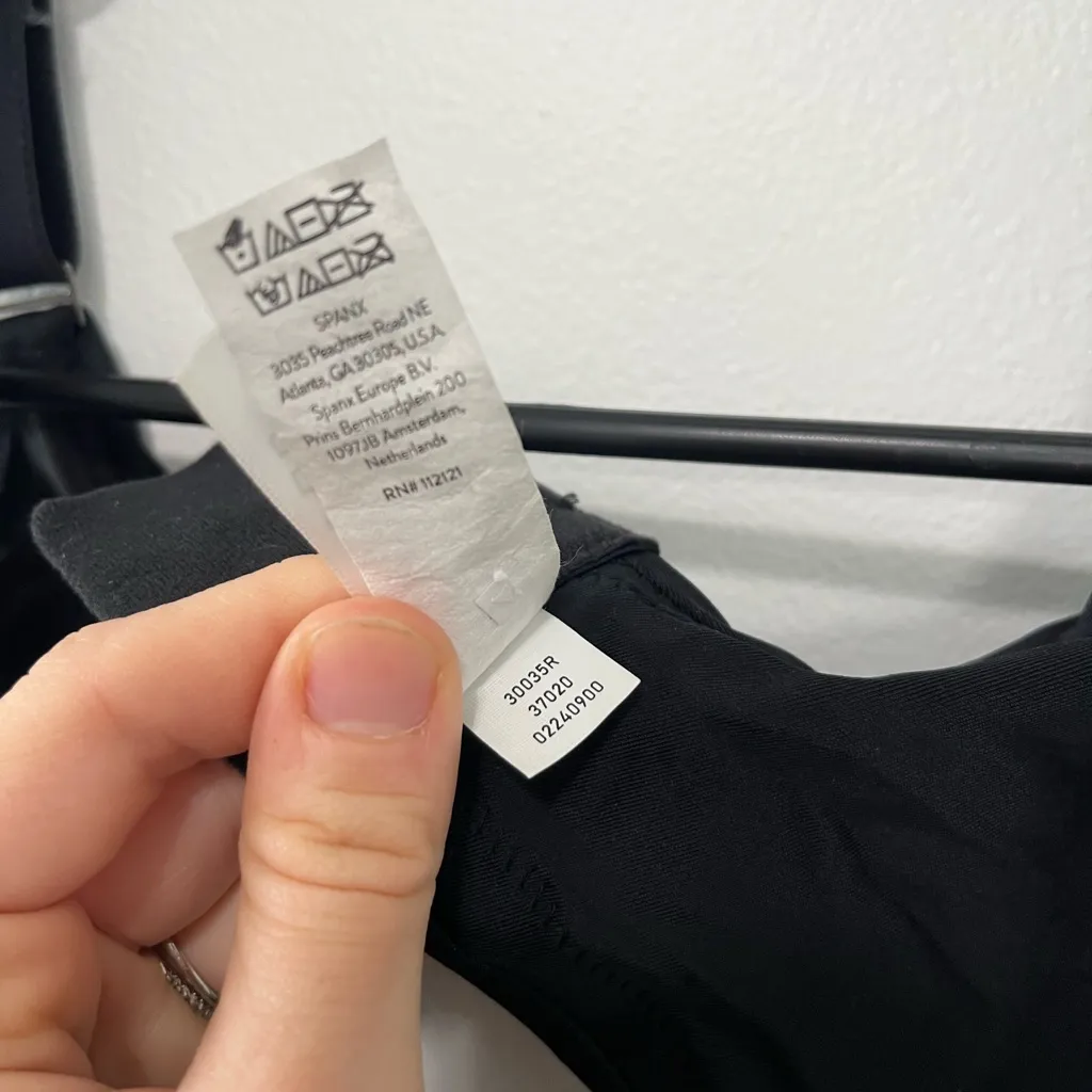 Spanx Low Profile Minimizer Shaping Bra- Size 42D - Image 8