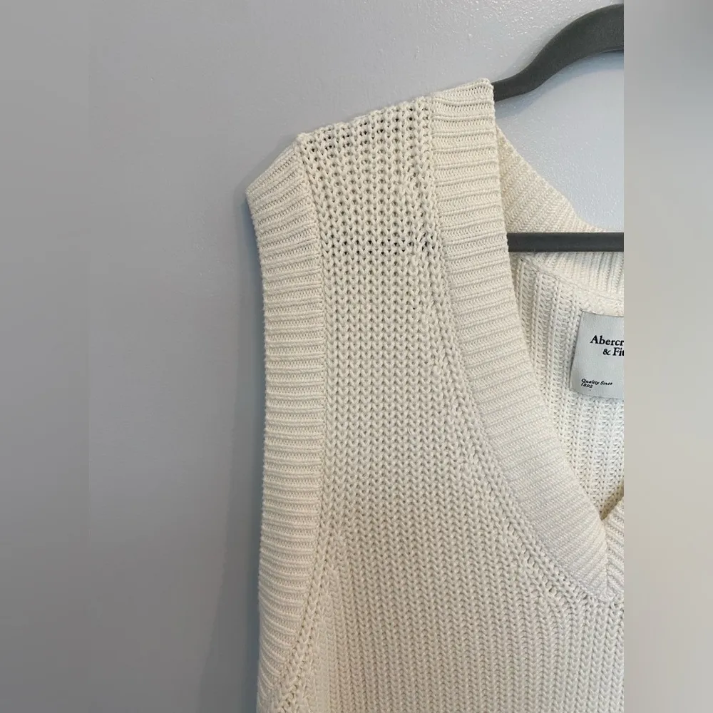 Abercrombie & Fitch Sweater Vest Dress - Image 3