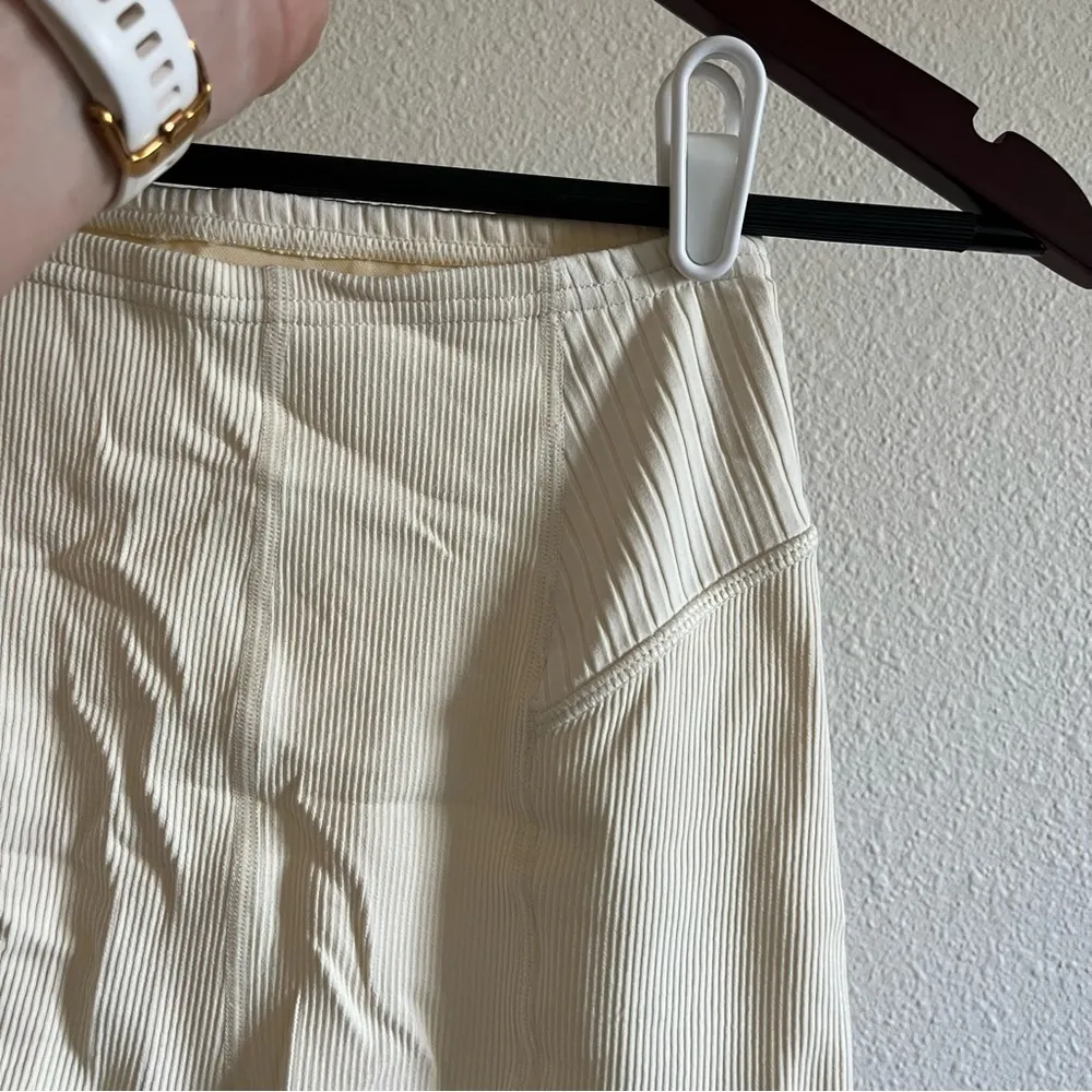 ✨NWT For Love & Lemons Ribbed Dani Biker Short Dana Cream / Off White  Size XS - Image 6