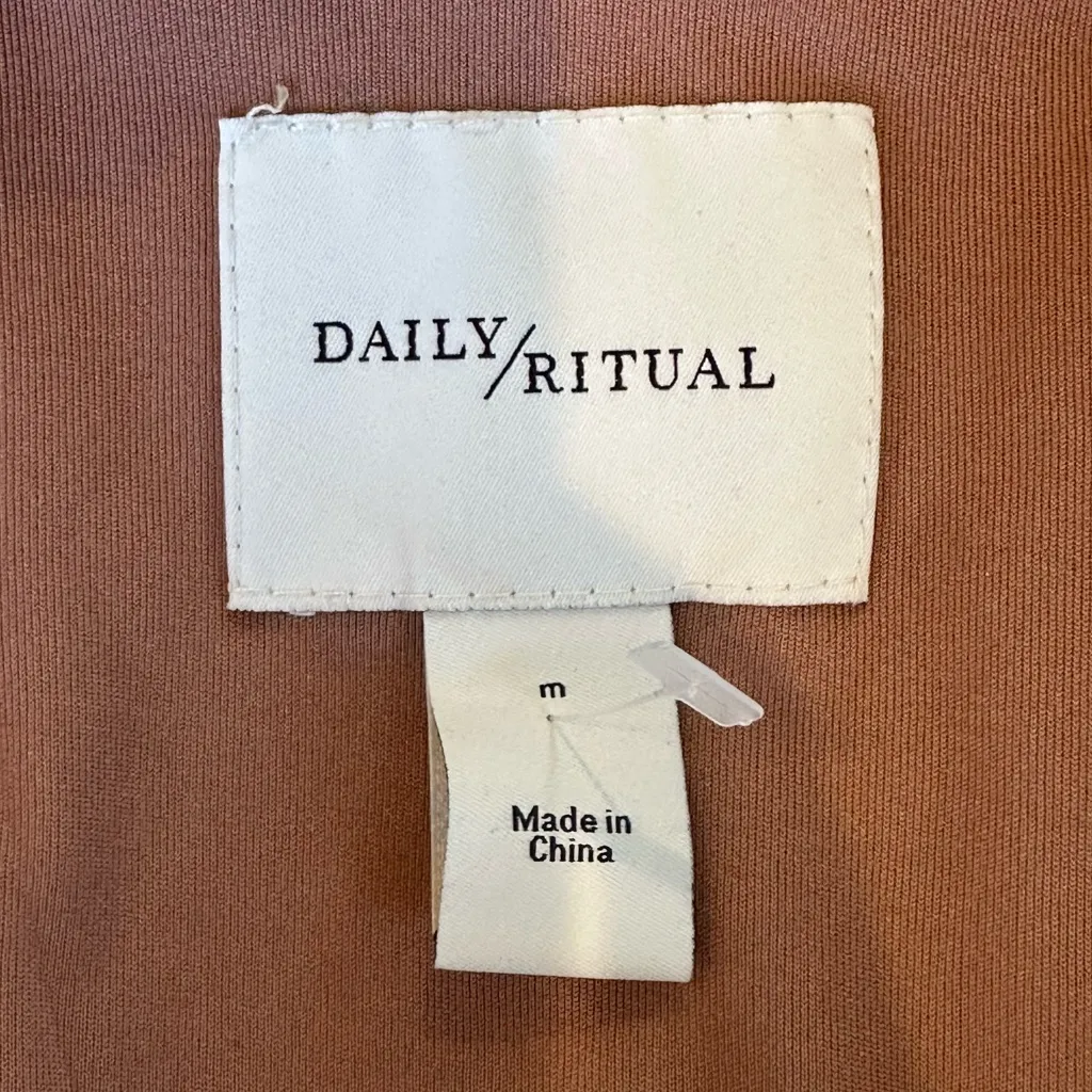 Daily Ritual Blush Teddy 1/4 Zip pullover Sweater size Medium New without tags Pink - Image 9