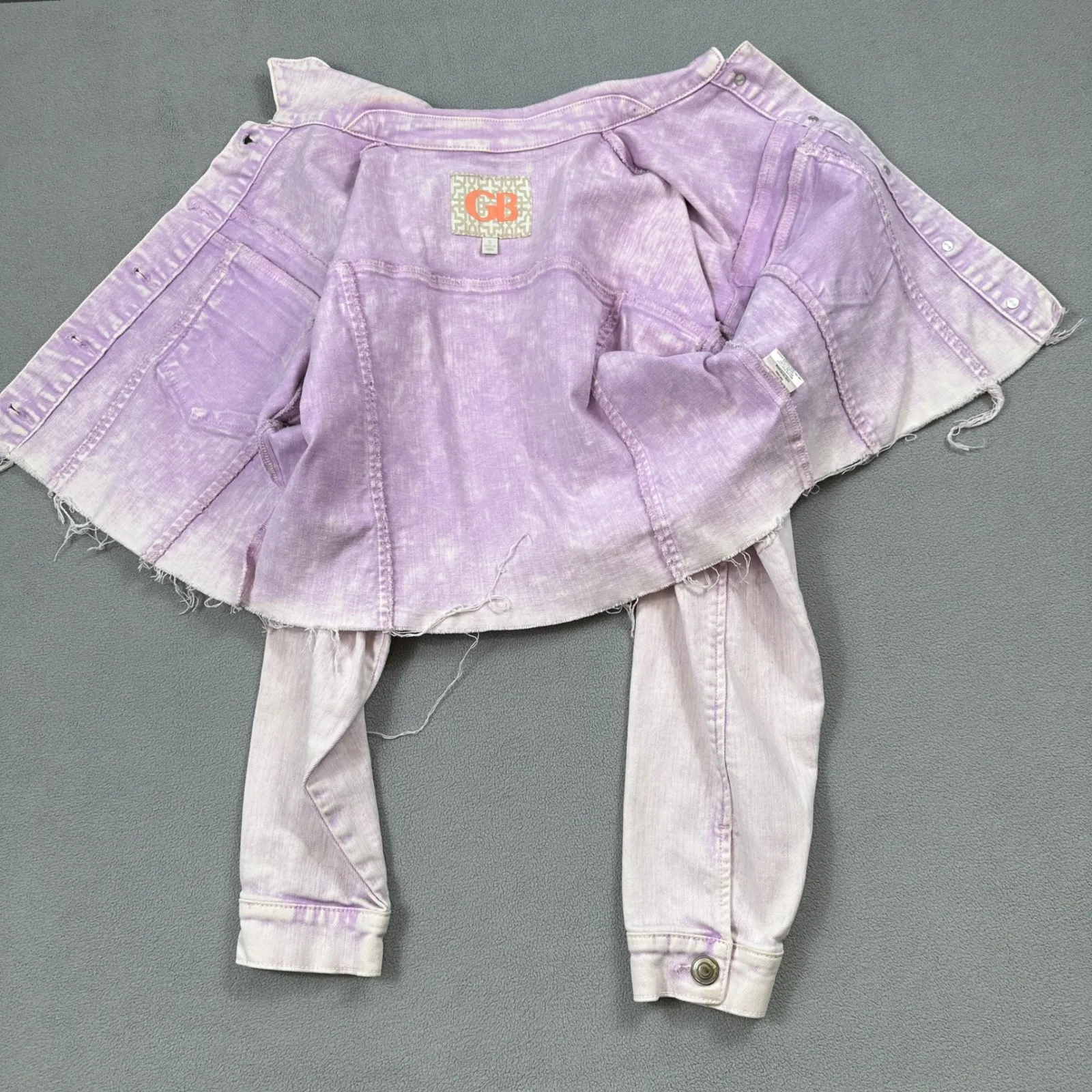 Gianni Bini GB Cropped Denim Jean Jacket S Lavender Acid Wash Distressed Raw Hem - Image 6