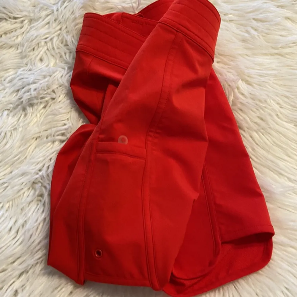 Athleta Shorts size 12 color red BNWOT length 16” waist 36” - Image 7