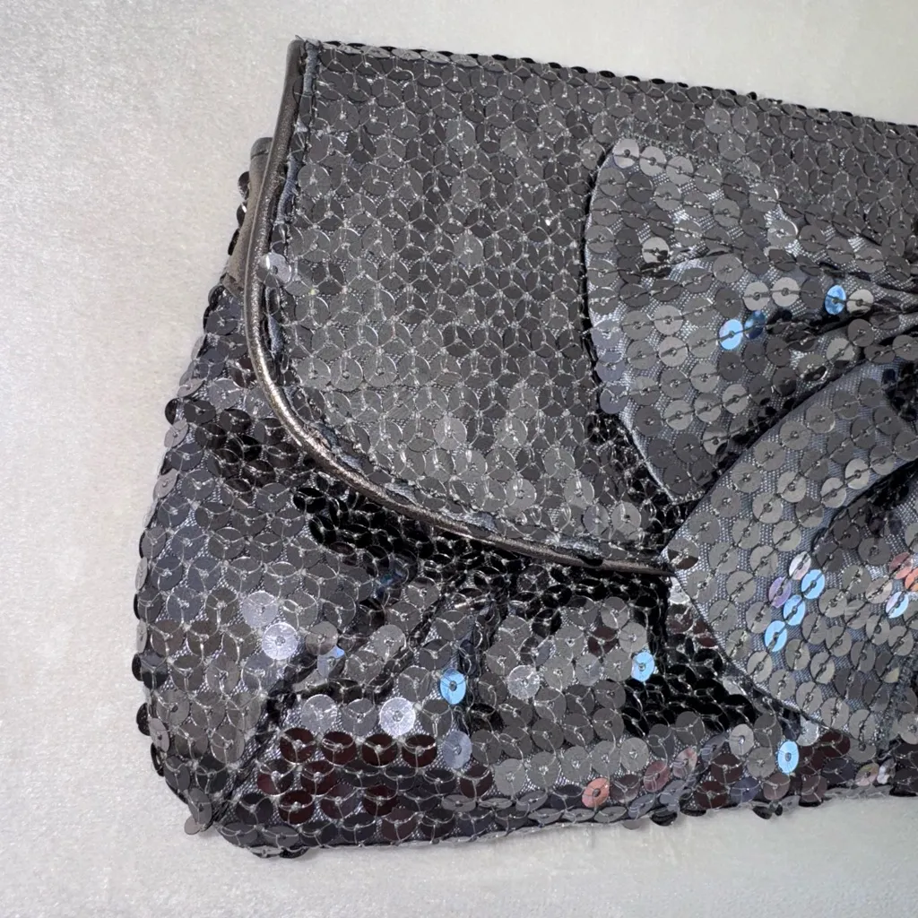 Felix Ray New York Gray Silver Shiny Sequin Clutch Bag With Bow Detail - Image 5