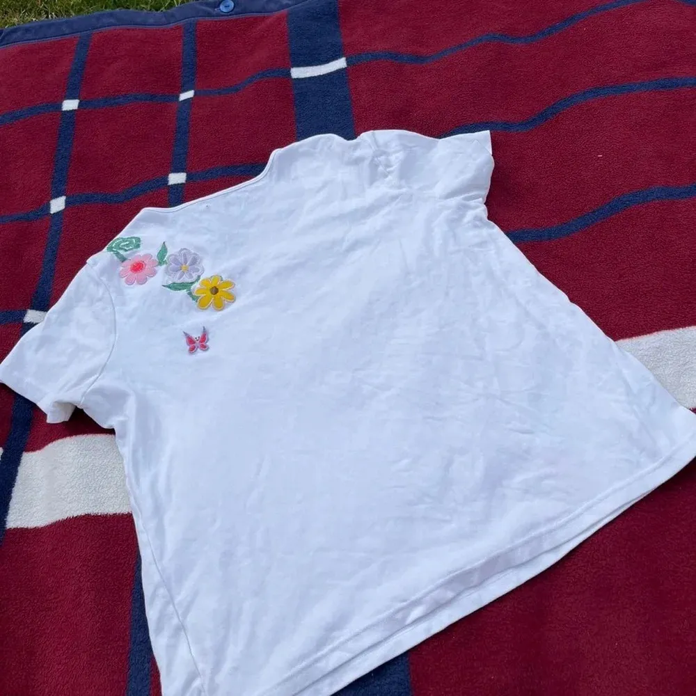 Walt Disney World Tinker bell scoop neck white shirt
Women’s size XL - Image 2