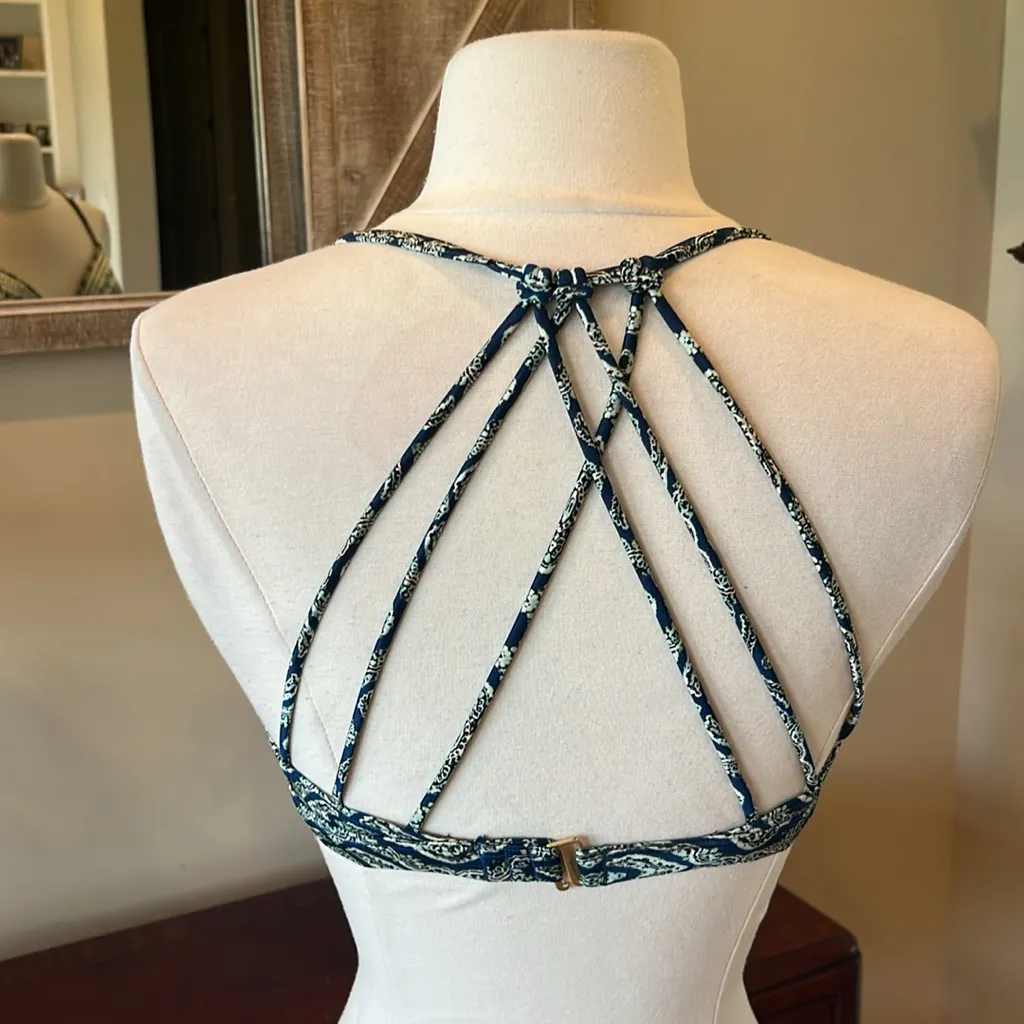Athleta Bikini Top Blue Print Multi strap Back - Image 5
