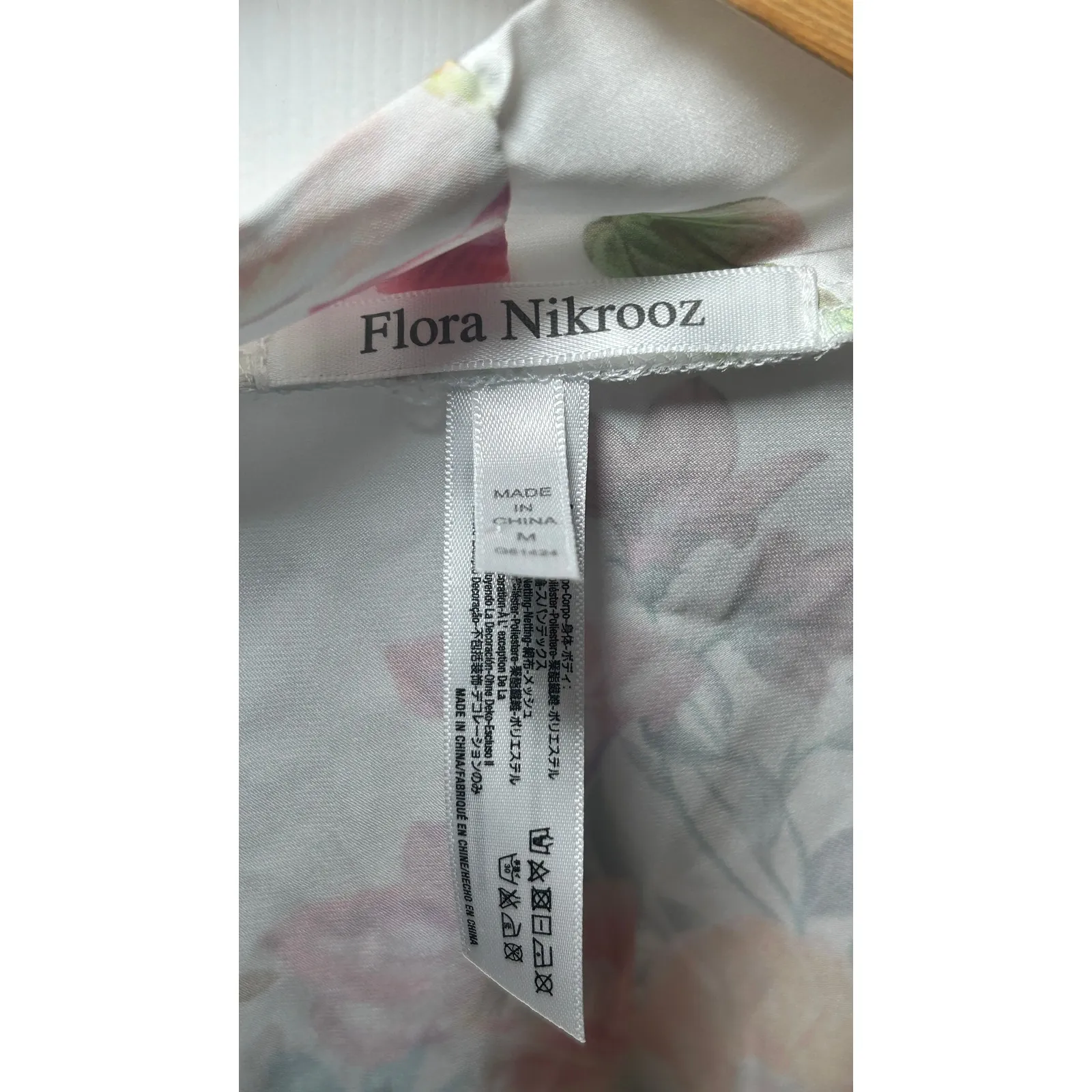 Flora Nikrooz Y2K Womens Vintage Floral Lace Robe Nightgown Lingerie Set Medium - Image 2