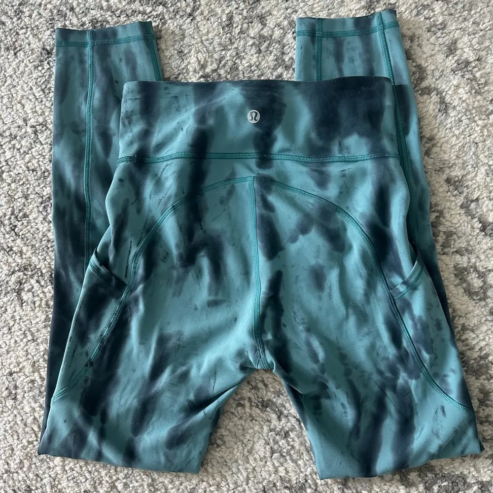 Lululemon Wonder Under Leggings with side pockets - Image 2