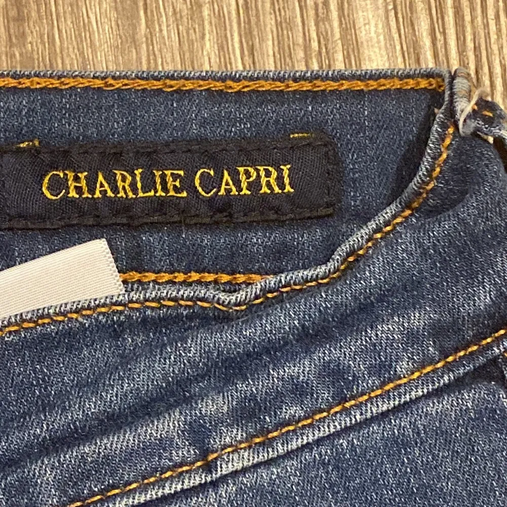 LUCKY BRAND womens low rise blue Charlie Capri stretch jeans size 6/28 - Image 4