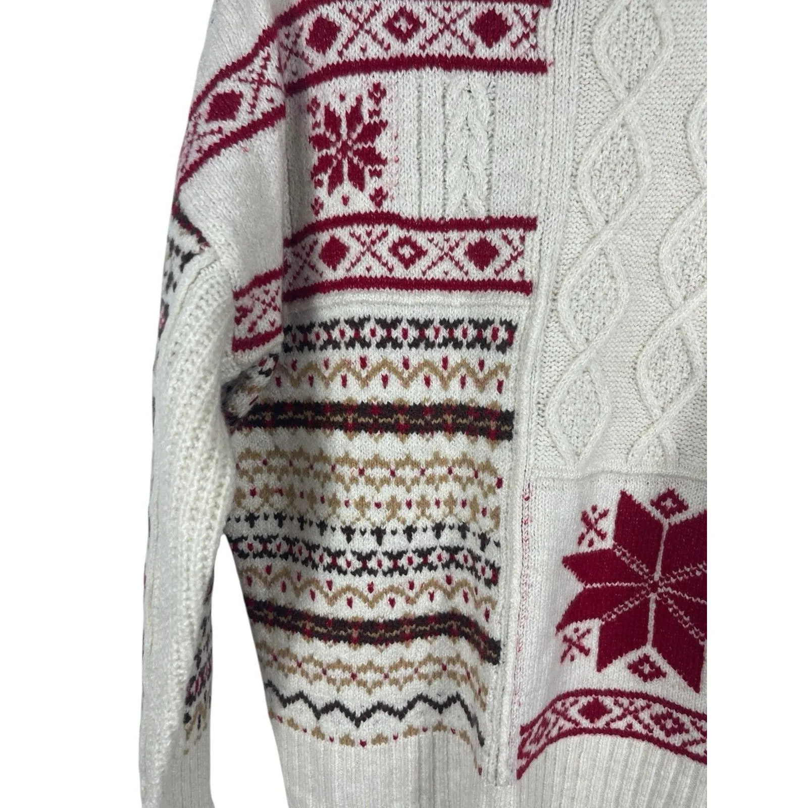 American Eagle Chunky Knit Red Cream Snowflake Fair Isle Nordic Cozy Sweater M - Image 3