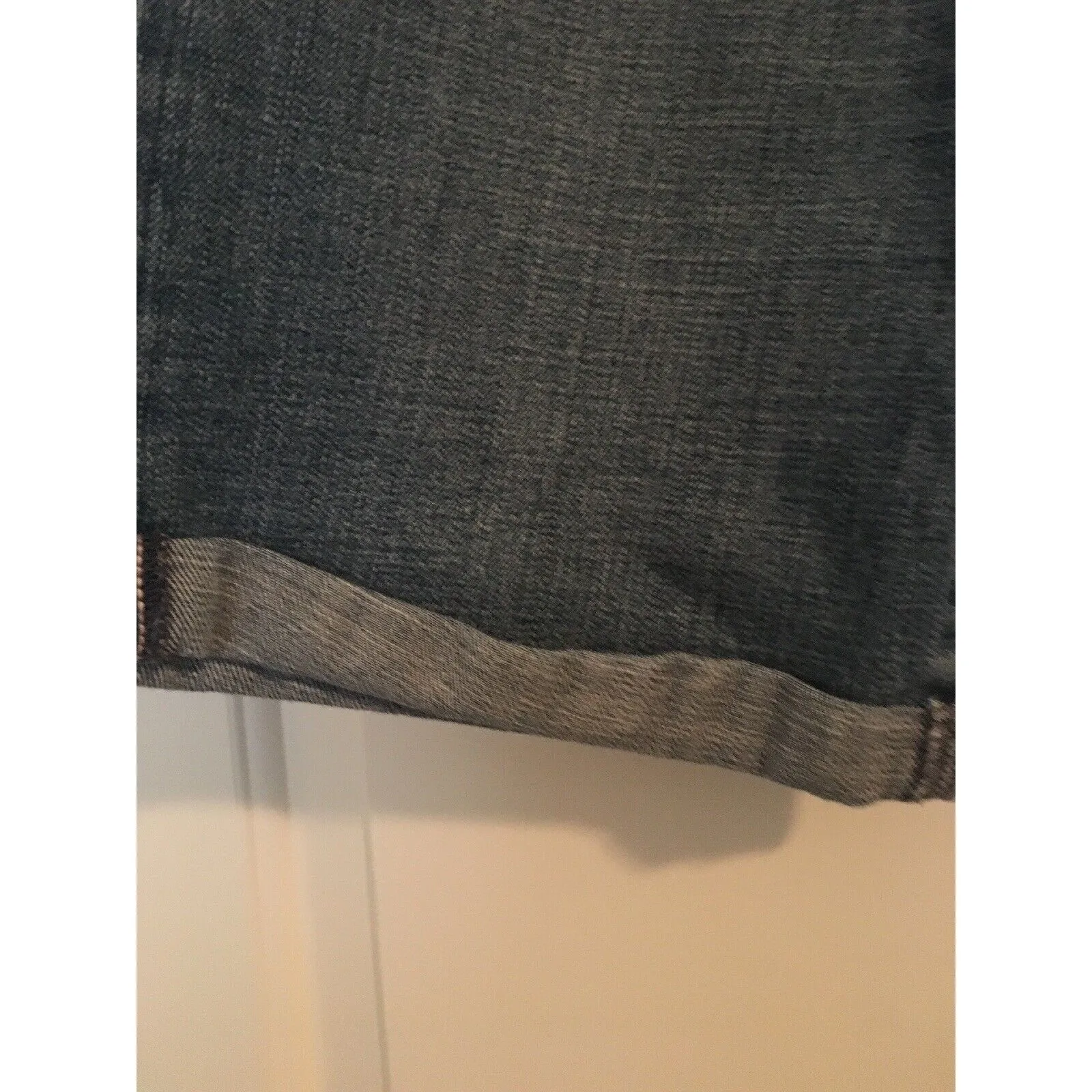 Levi's 515 Women's Size 6 Blue Denim Bermuda Cuffed Jean Shorts with Pockets - Image 2