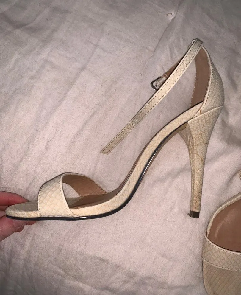 tan heels Size 7.5 - Image 6