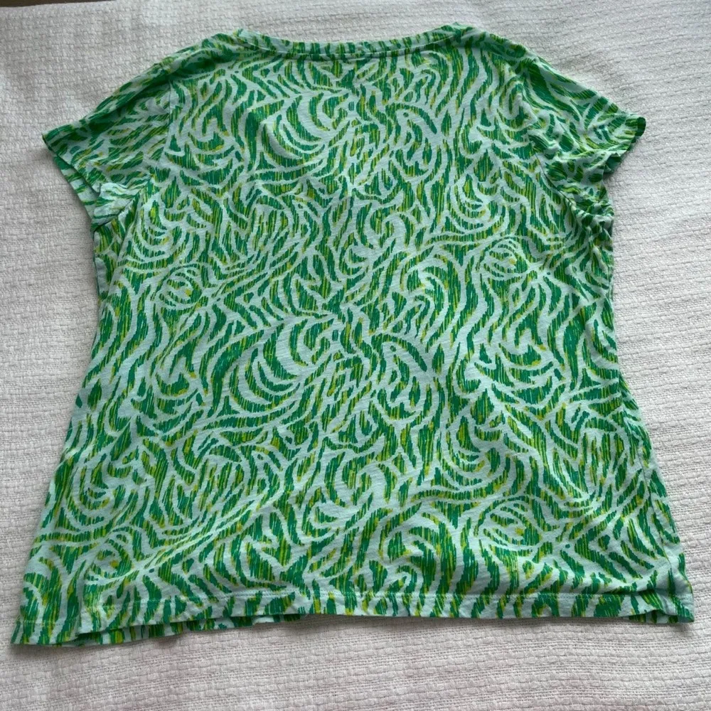 Large Vineyard Vines V-Neck Short-Sleeve T-Shirt - Image 2