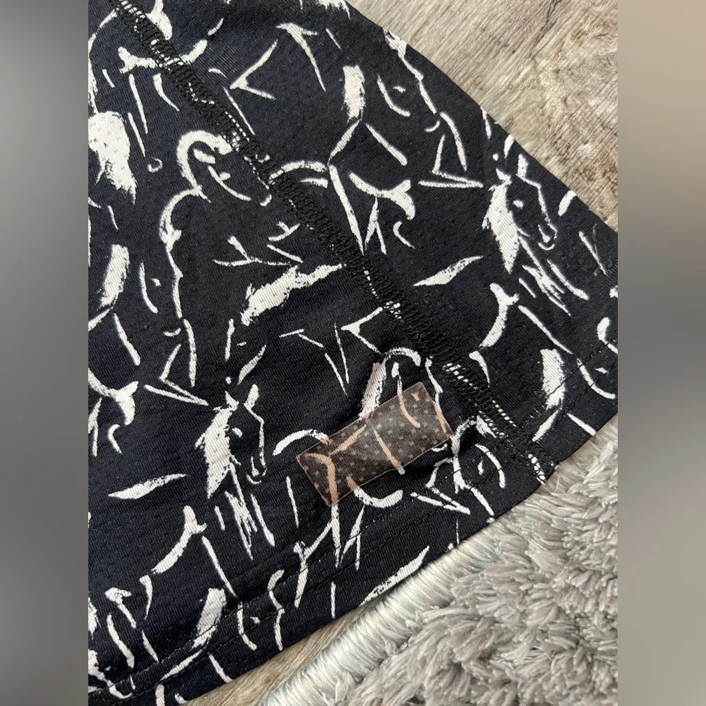 Kerrits Black and White Patterned Women's Top - Image 6