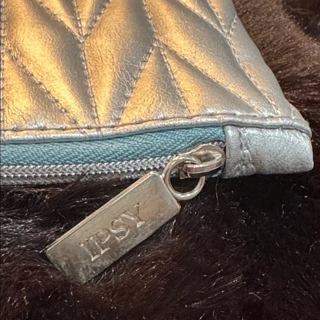 Ipsy Silver Quilted Glam Cosmetic Pouch Bag - Image 5