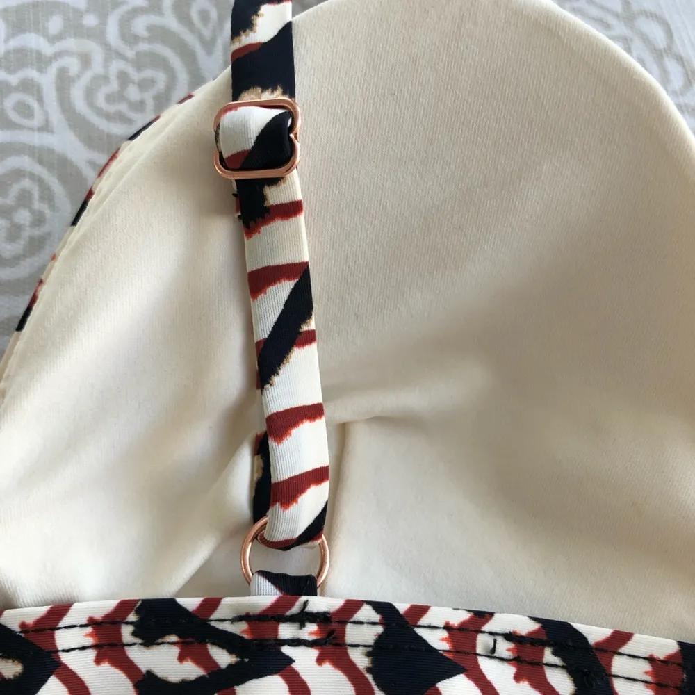 NEW Radio Fiji Print Bikini Top L Black Size L - Image 5