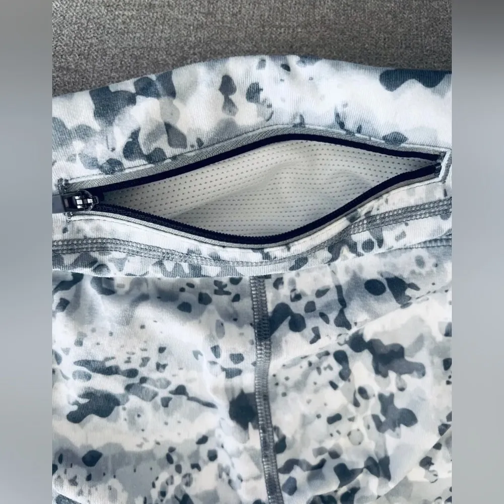 Athleta Dapple Be Free Kicker Capri Yoga Pants XS Activewear Bottoms White Grey - Image 6