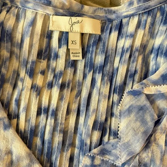 Joie Cayden sheer ice blue and white‎ blouse. Breezy and easy to wear. Size XS - Image 6