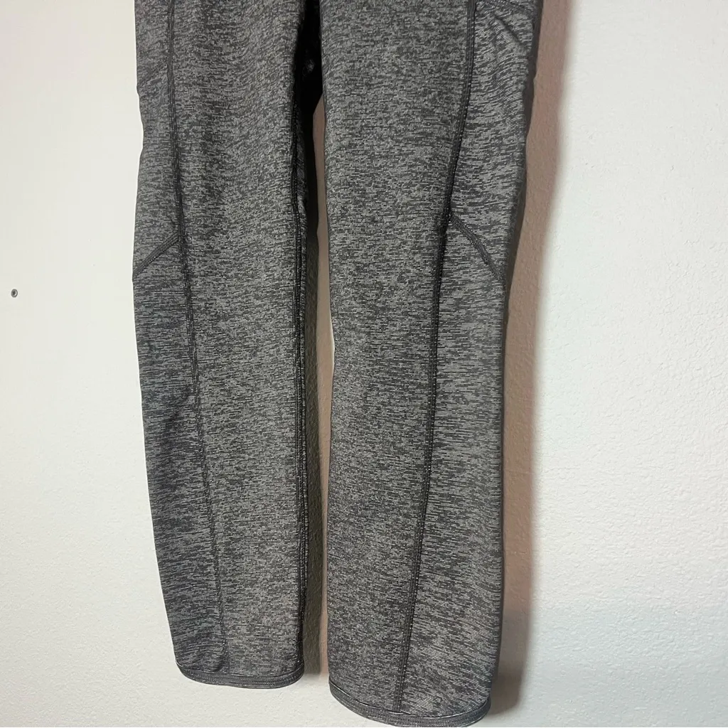 Athleta High Rise Pixel Chaturanga to Town Capri Crop Grey Gray Leggings Medium - Image 5