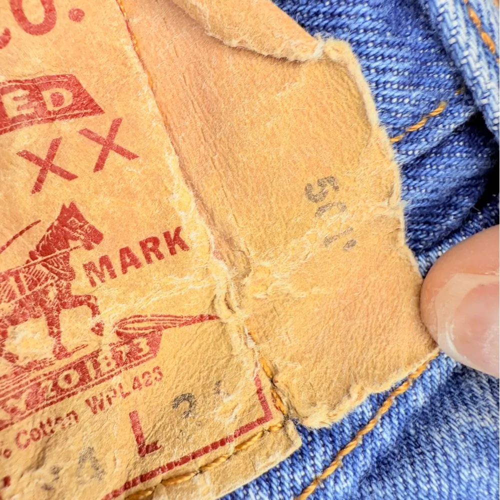 Vintage Levi Jean short shorts denim fringe detail cut off shorts 501 small - Image 5