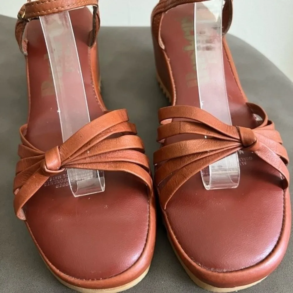 VINTAGE Buskens 1970s cognac leather ankle strap boho wedge sandals Sz 7 - Image 2