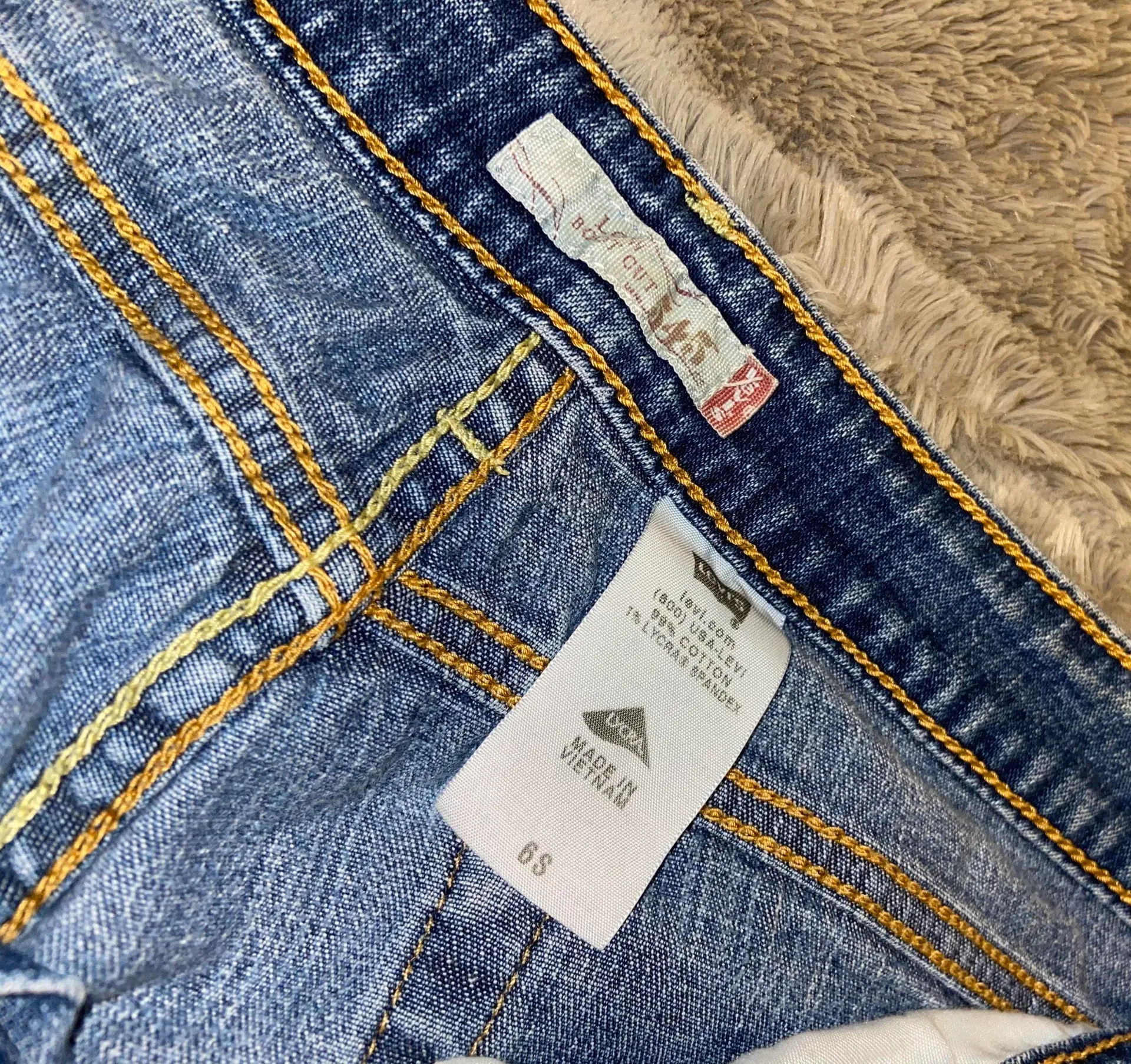 Levi’s 545 Low Boot Cut Jeans - Image 4