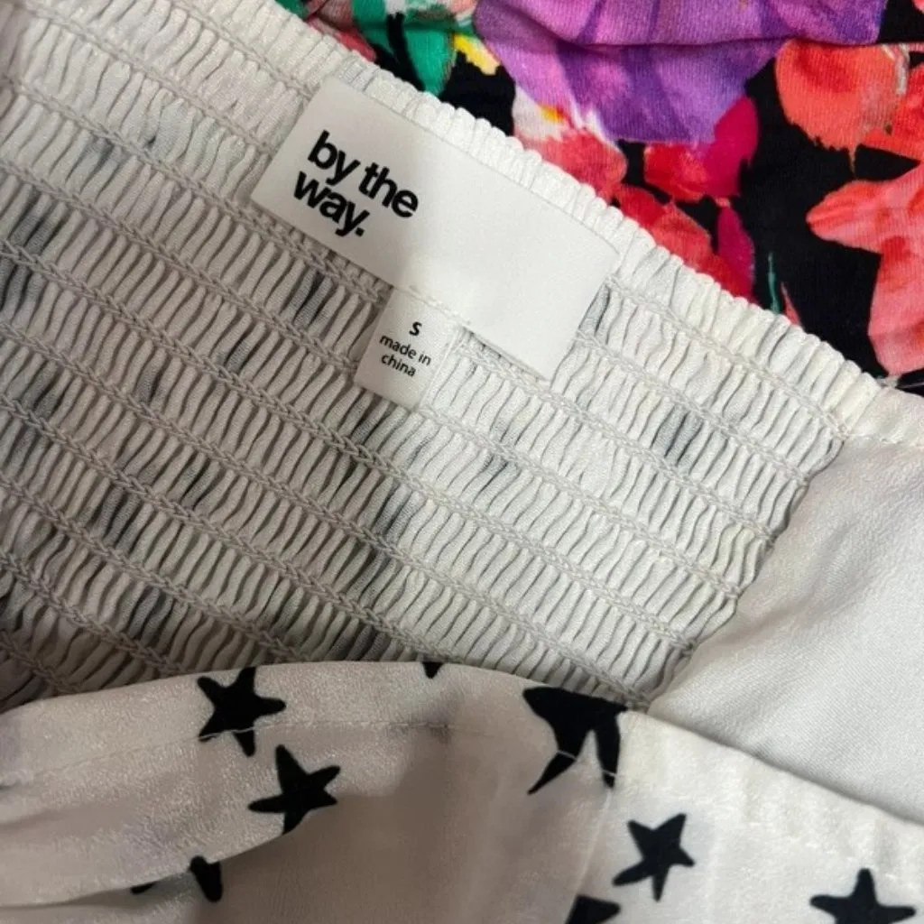 Revolve By The Way. white stars Crop Top Size Small - Image 4